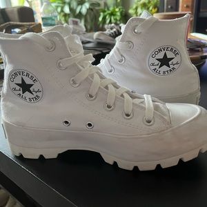 EUC!  Converse Lugged Sneakers Sz 7